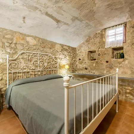 Cirera, Casa de vacances Seriñá